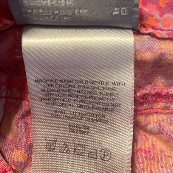 Columbia Shorts / women’s size 8 . Pink floral print. EUC - Picture 4 of 9